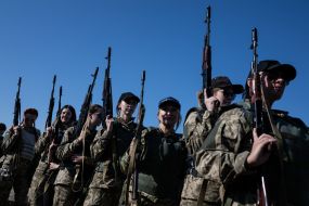 Учасниці тестування зразків жіночої польової форми