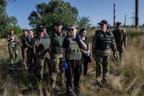 Учасниці тестування зразків жіночої польової форми