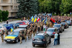 Прощання із загиблим військовослужбовцем Анатолієм Тегзою  в Ужгороді