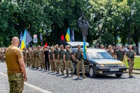 Прощання із загиблим військовослужбовцем Анатолієм Тегзою  в Ужгороді