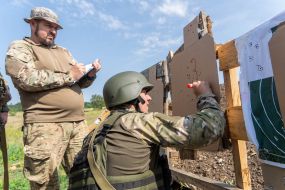 Военнослужащие