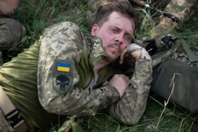 Військовослужбовець 128-ї ОБр СТрО на полігоні