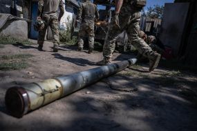 Военнослужащие на позициях недалеко от линии фронта в Запорожской области