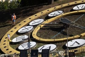 Flower clock