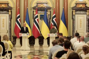 Voodymyr Zelenskiy and Jonas Gahr Store