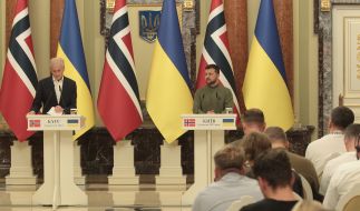 Voodymyr Zelenskiy and Jonas Gahr Store