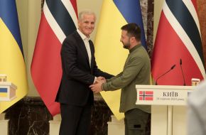 Voodymyr Zelenskiy and Jonas Gahr Store