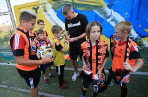 Данило Сікан відвідав тренування юних футболістів у Львові