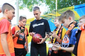 Данило Сікан відвідав тренування юних футболістів у Львові