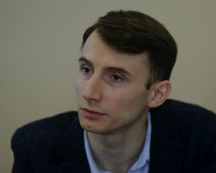 Едем Адаманов