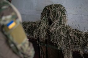 Volunteers handed over camouflage suits for snipers of the Armed Forces of Ukraine