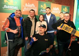 Fans and warriors-supporters