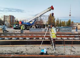 Работы по реконструкции Дегтяревского путепровода и развязки в Киеве