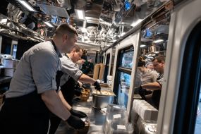 Специальный продовольственный поезд-кухня