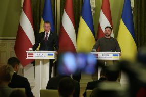 Volodymyr Zelenskyi and Edgars Rinkevichs