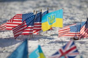 Прапорці України та США