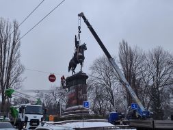 Dismantling of the monument to Mykola Shchors