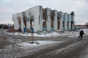 Destroyed building in Trostyanets