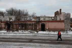 Destroyed building in Trostyanets