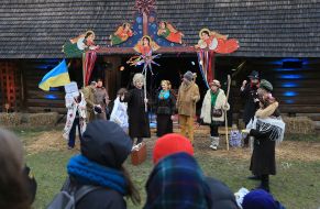 Participants of the theatrical nativity scene during the celebration of "Christmas in the Grove"