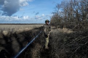 A serviceman of the 55th separate artillery brigade "Zaporizka Sich" at positions near Mariinka
