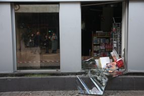 Наслідки ракетного удару біля станції метро "Лукʼянівська"