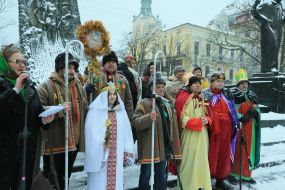 Participants of the theatrical nativity scene