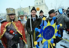 Participants of the theatrical nativity scene
