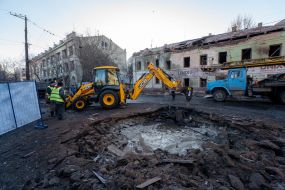 Utility workers eliminate the consequences of a missile strike