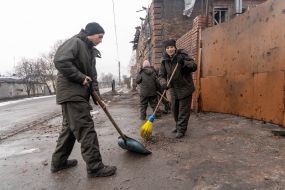 Street cleaning in the city of Vovchansk