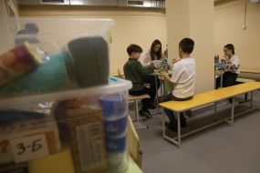 Schoolchildren in the shelter of a Kyiv school