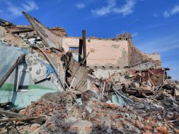 Destroyed school in the city of Mirnograd