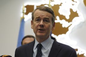 Майкл Беннет