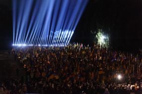"Rays of memory" over the graves of fallen servicemen