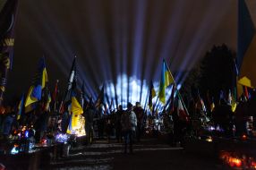 "Rays of memory" over the graves of fallen servicemen