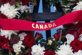 A wreath from the Government of Canada at the Wall of Remembrance in Kyiv