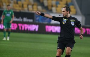 Referee Mykola Balakin