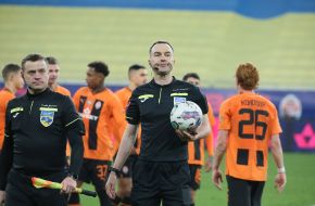 Referee Maksym Kozyryatskyi