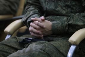 Пленный наемник РФ во время пресс-конференции