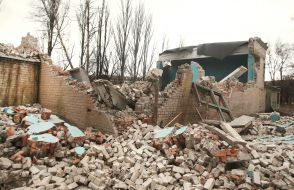 Зруйнований спортзал гірничого ліцею у Мирнограді