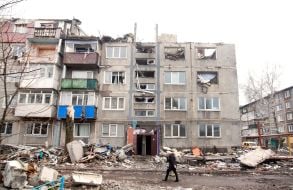 A 5-story residential building in the "Molodizhny" microdistrict of the city of Myrnograd was ruined as a result of shelling by Russian missiles