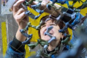 Weaving camouflage nets