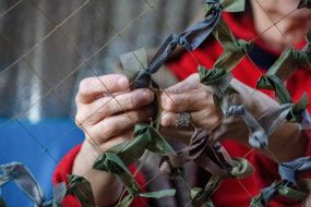 Weaving camouflage nets