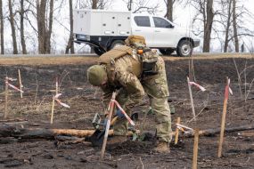 An employee of the pyrotechnic service of the National Police of Ukraine
