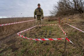 An employee of the pyrotechnic service of the National Police of Ukraine