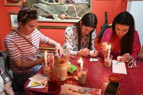 Master class on painting Easter eggs