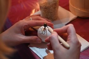 Master class on painting Easter eggs