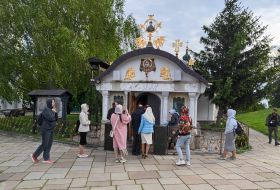 Parishioners near the Tithe Monastery of the Nativity of the Most Holy Theotokos of the UOC in Kyiv