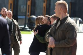 Volodymyr Zelenskyi and Robert Metsola