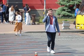 Молодой человек в вышиванке